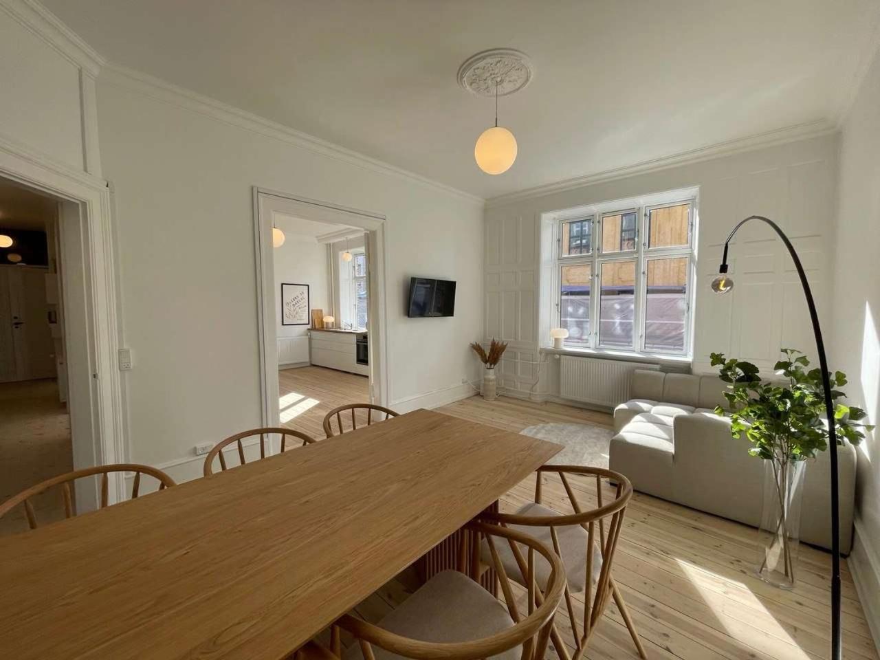 Apartment The Royale Retreat With 5 Bedrooms Copenhagen