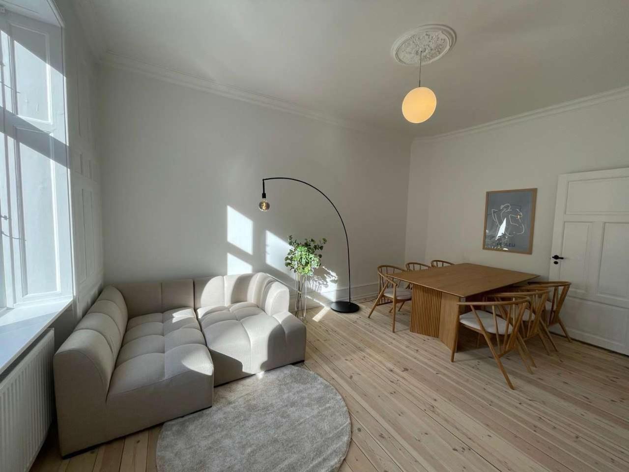 The Royale Retreat With 5 Bedrooms Apartment *